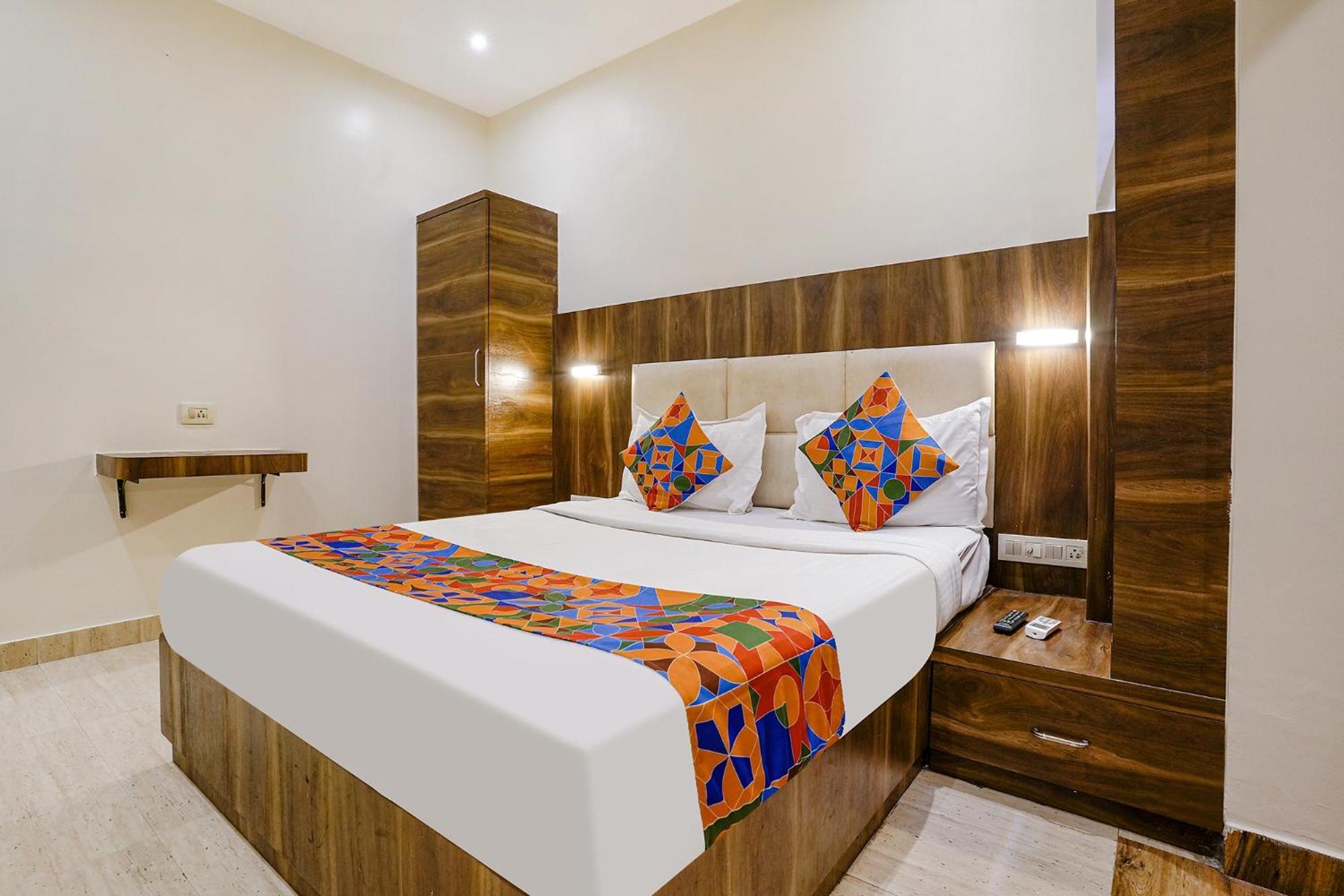 Fabexpress Abad Inn - 700M From Gateway Of India Bombay Esterno foto