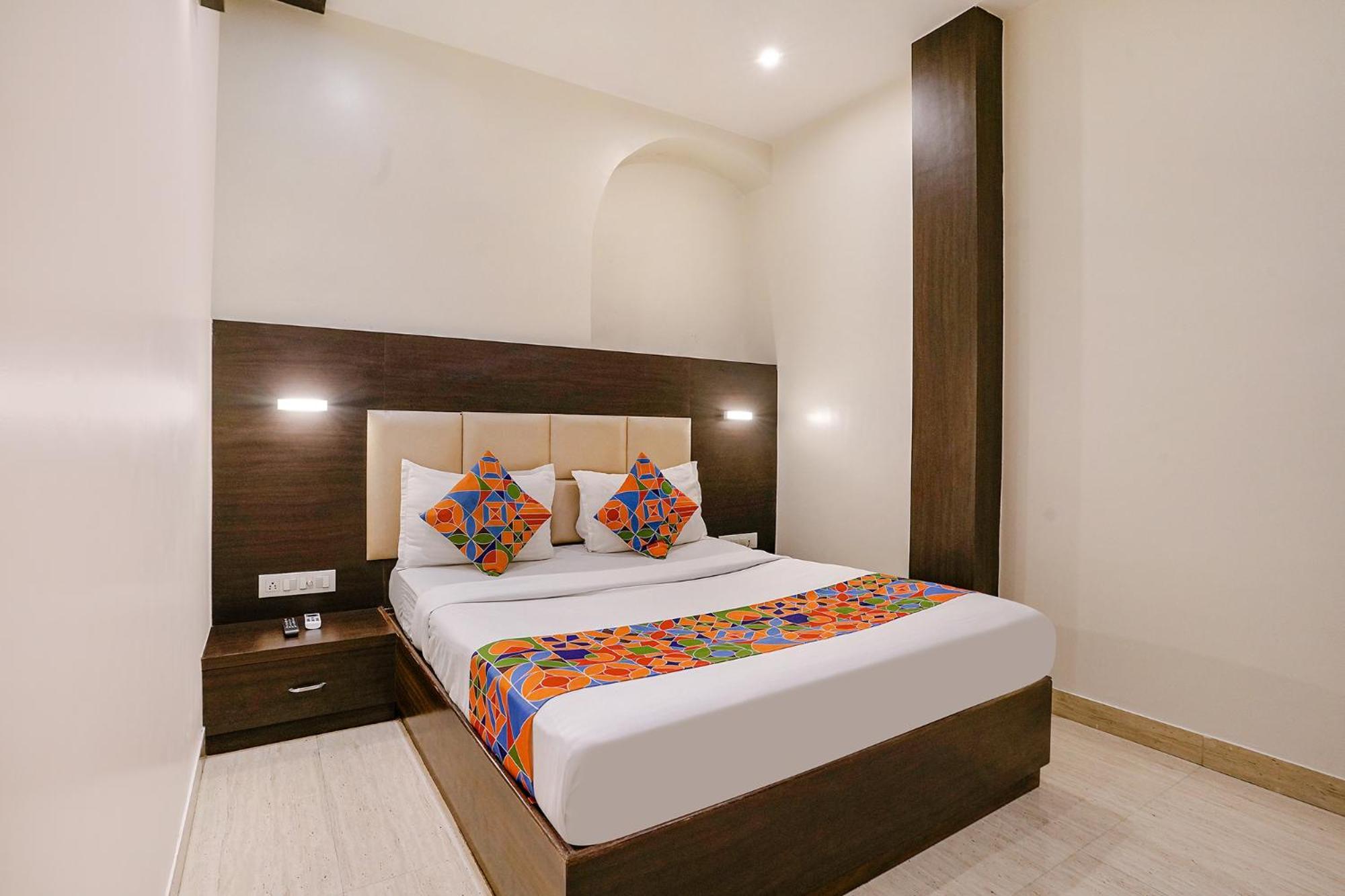 Fabexpress Abad Inn - 700M From Gateway Of India Bombay Esterno foto